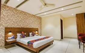 Fabhotel Golden Glory  3*