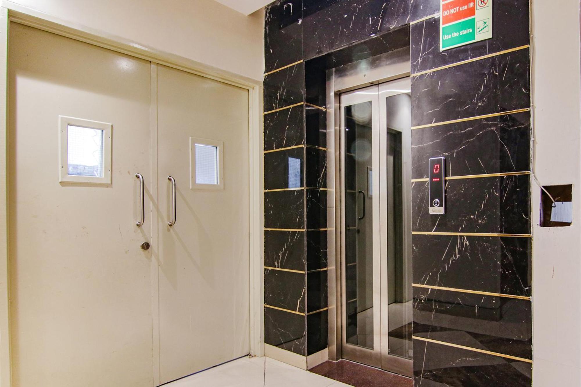 Fabhotel Golden Glory Neu-Delhi Exterior foto