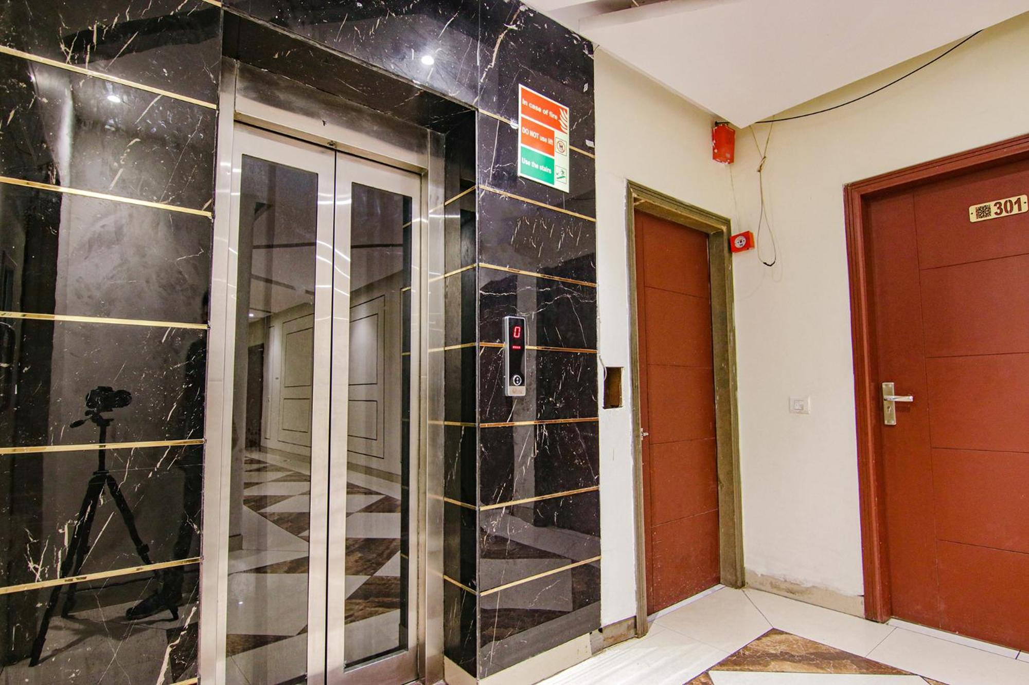 Fabhotel Golden Glory Neu-Delhi Exterior foto